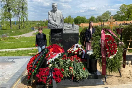 
Состоялось торжественное открытие памятника Министра геологии СССР Козловского Евгения Александровича
